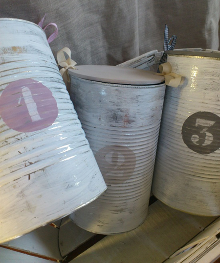 Latas decoradas con pintura