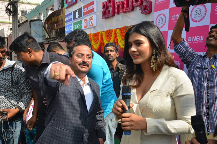 Hebah Patel launches B New Mobile Store at Tenali