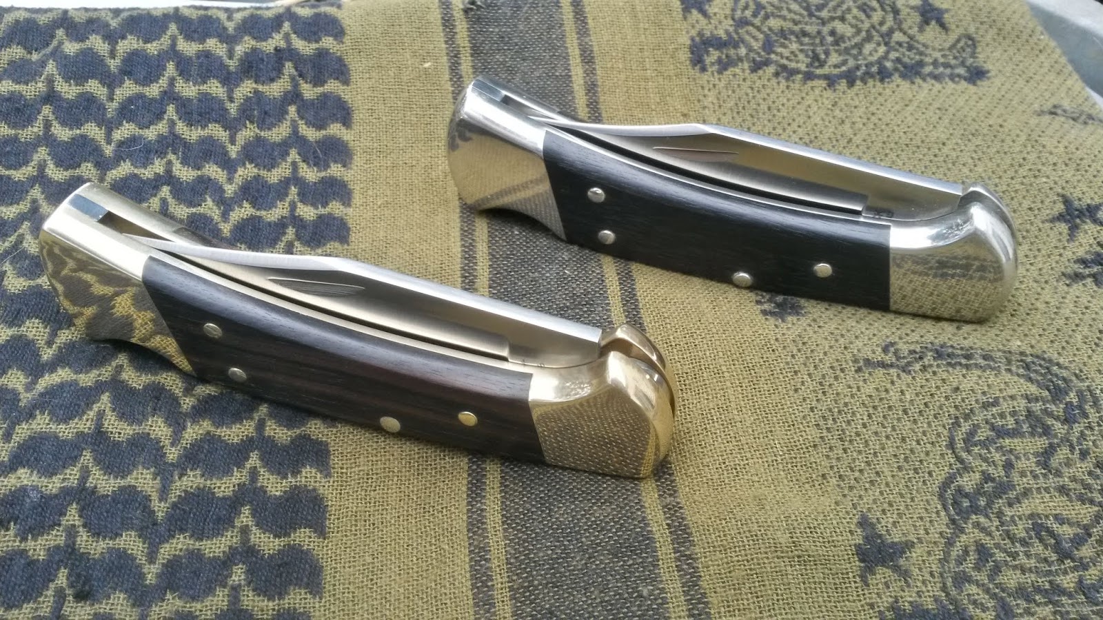 Buck_112_Macassar_Camaroon_Ebony_03.jpg