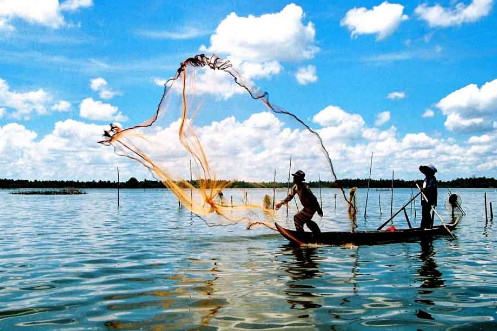 Làng chài Hàm Ninh