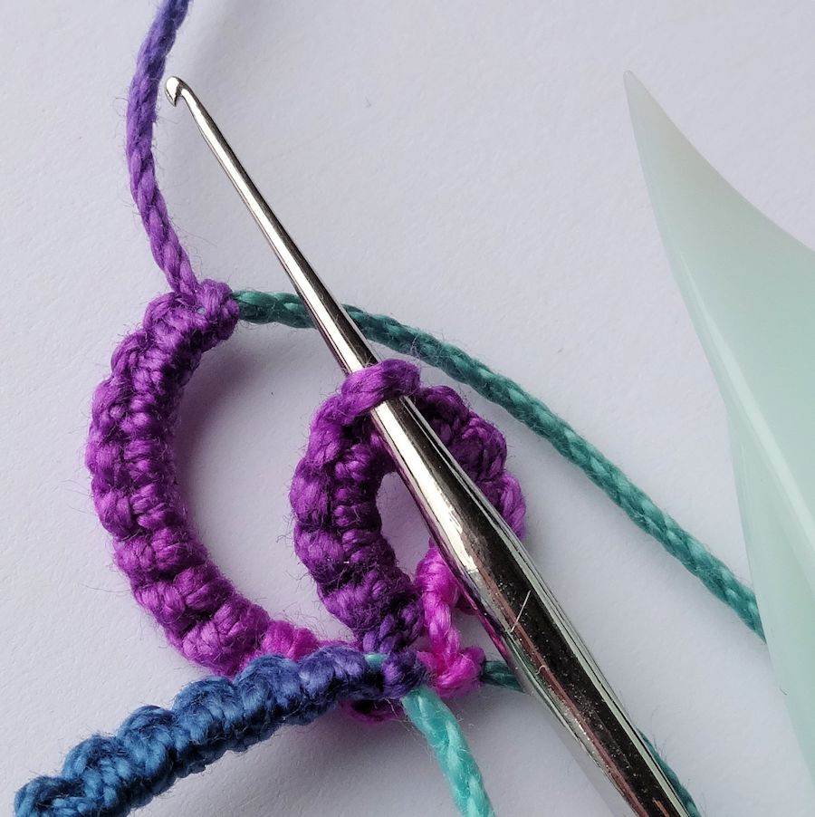 Yarnplayer's Tatting Blog Tatting an Onion Ring from the back side