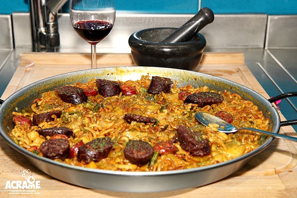 Fideuá con pata de ternera, una receta 100% ACRAME