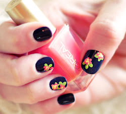 nail flower nails accent diy painted hand floral pretty flowers glossy stylish very coat easy smooths favorite creating sets pattern