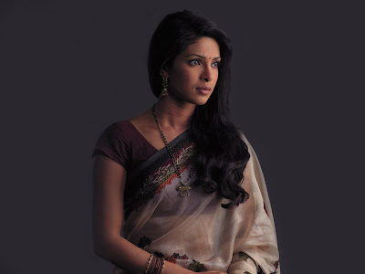 Indian Beauty Priyanka Chopra Saree Wallpaper