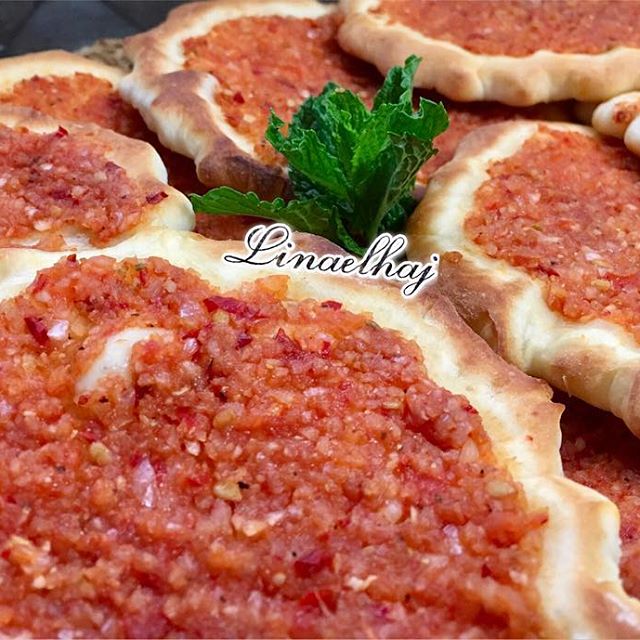 طريقة تحضير مناقيش محمرة طيبة Manakesh Red