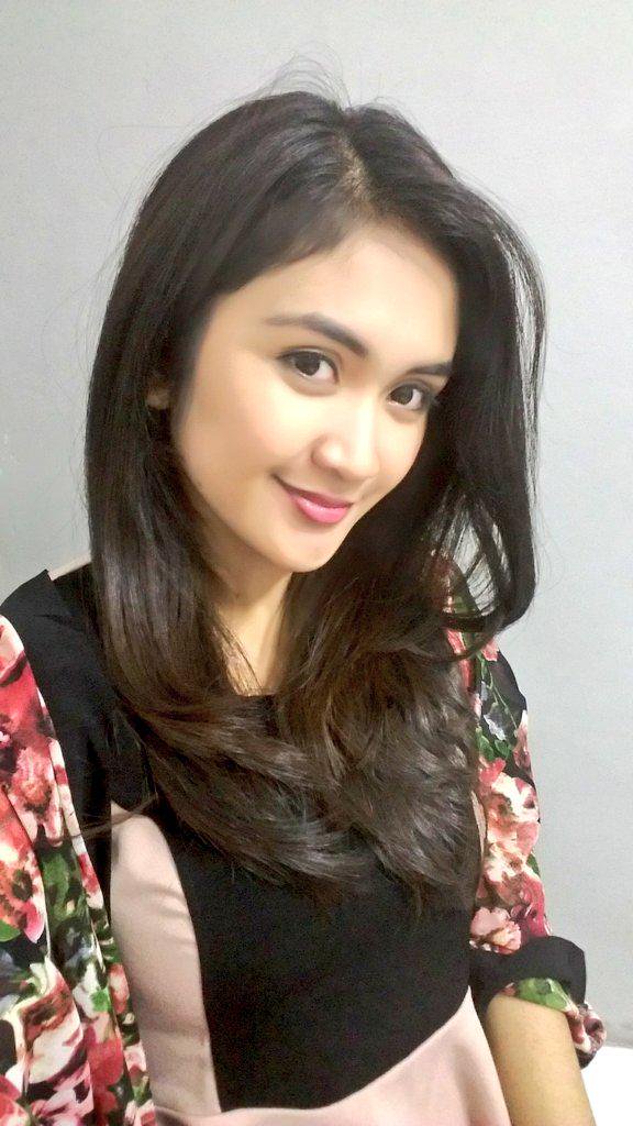 Model Cantik dan Imut Lavenia Oviola - Pixie