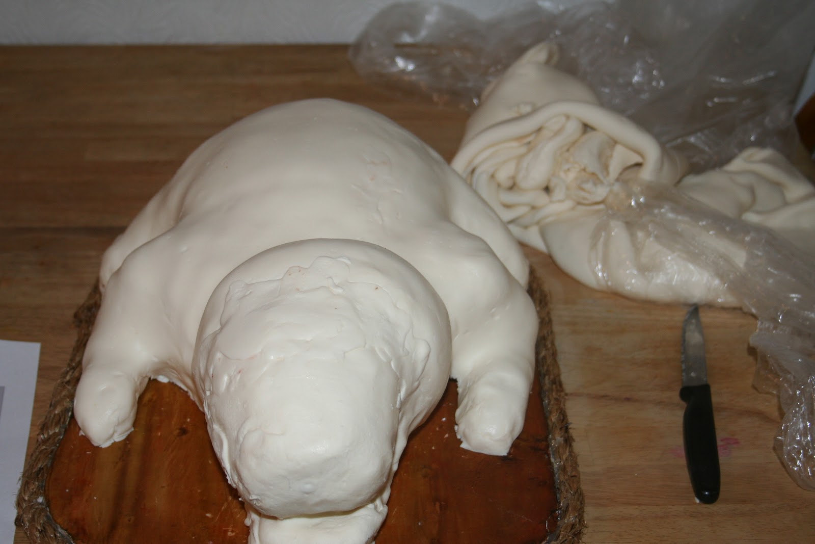 Pig With Apple In Mouth Cake Pig With Apple In Mouth Cake