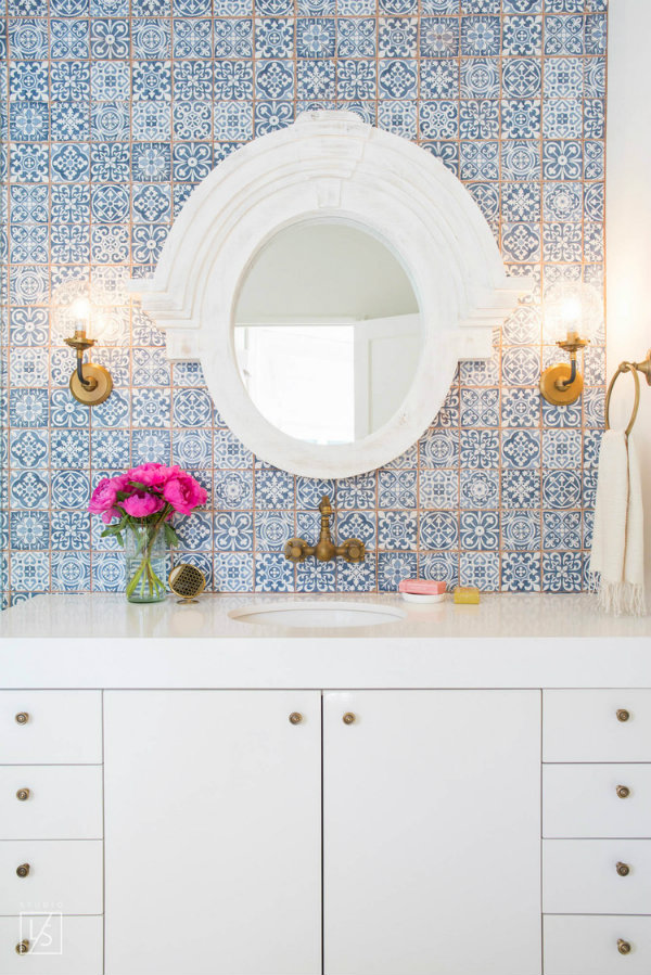 ciao! newport beach gold accents for the powder room