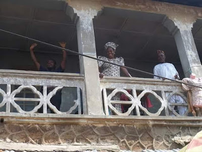 4 Photos: Ekiti state residents cheer Fayose as he walks on the street