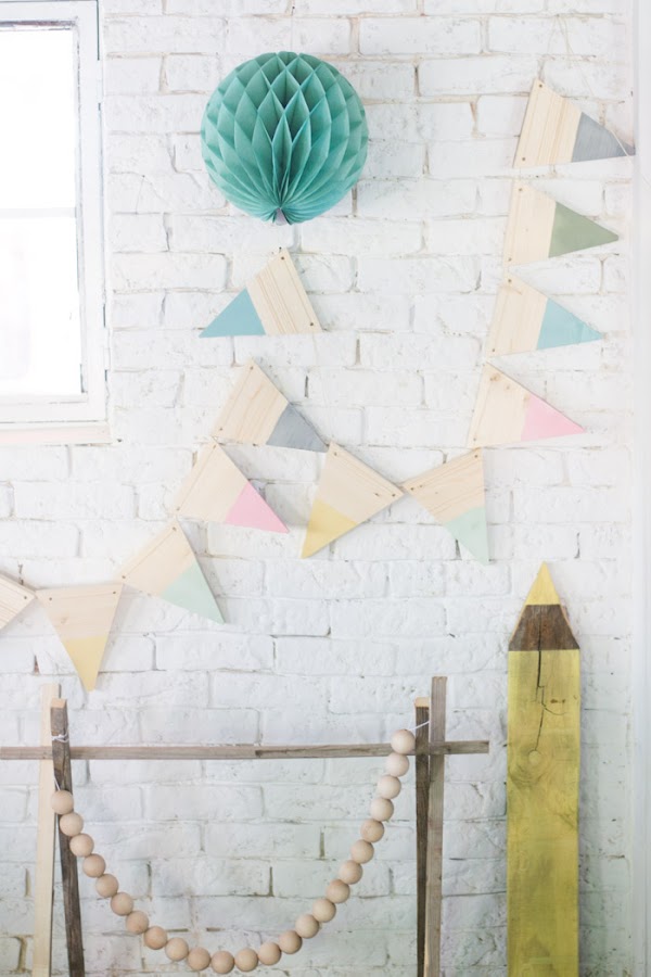 Guirnalda de banderines de madera DIY