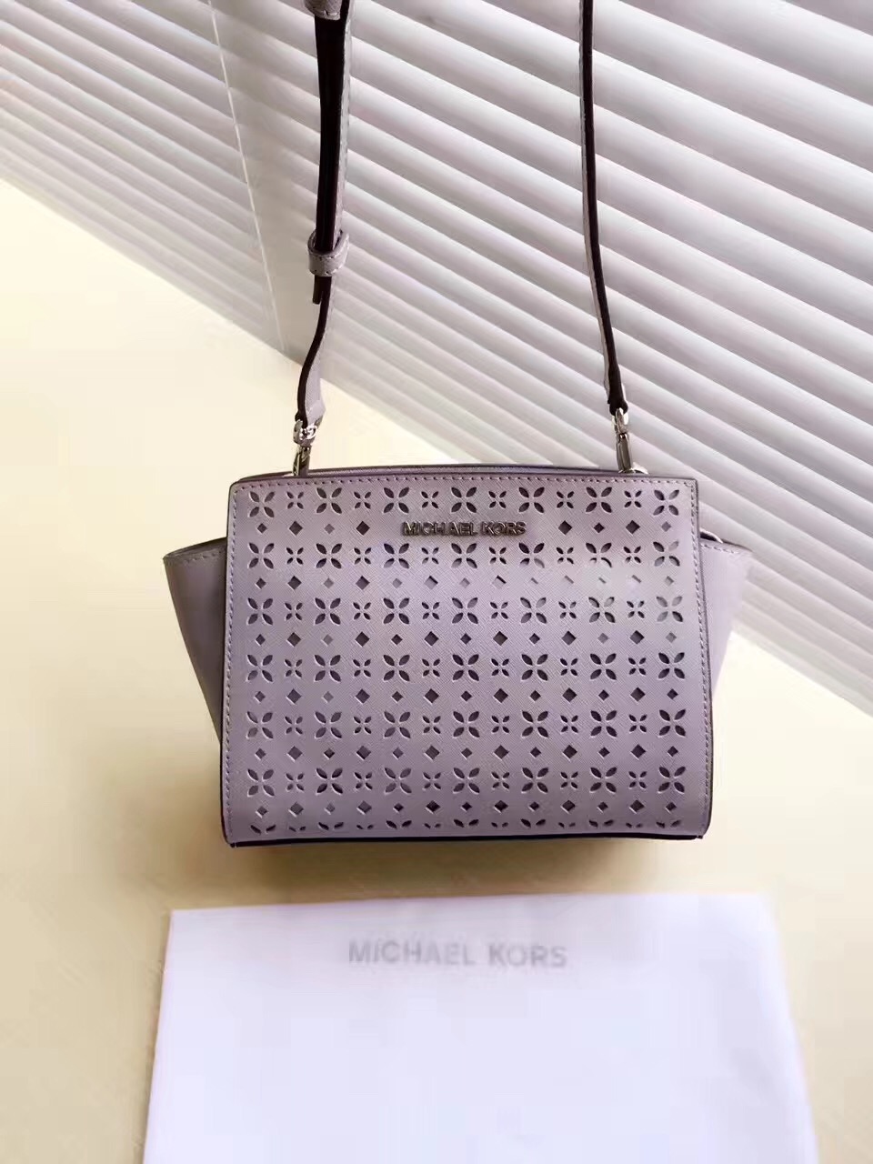 Michael Kors Sale Michael Kors Clutches 001 Michael Kors Handbags Sale