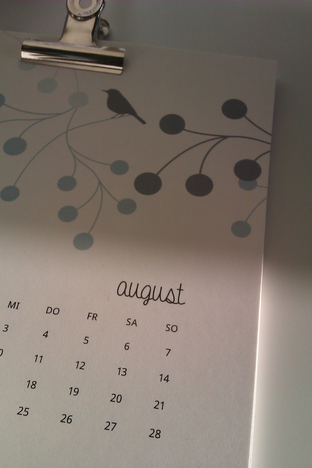 Frau Frieda Der August Ist Blau Mit Grunen Sprenkeln