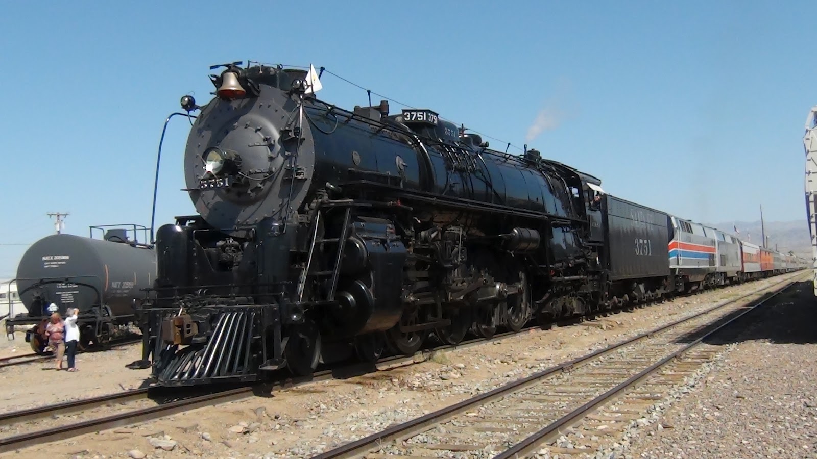 Desert Messenger, Quartzsite, AZ: Santa Fe 3751 steam locomotive visits