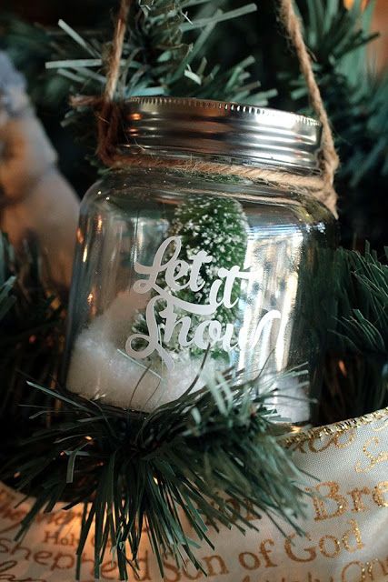 DIY Mason Jar Christmas Tree Ornaments