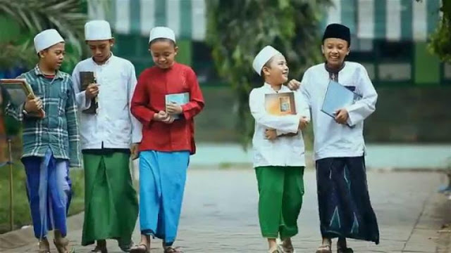 Berapa Banyak Temanmu? Ini Cara Memilih Mereka yang Baik Menurut Islam!