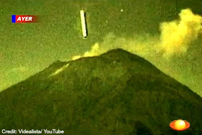UFO Entering Popocatépetl Volcano