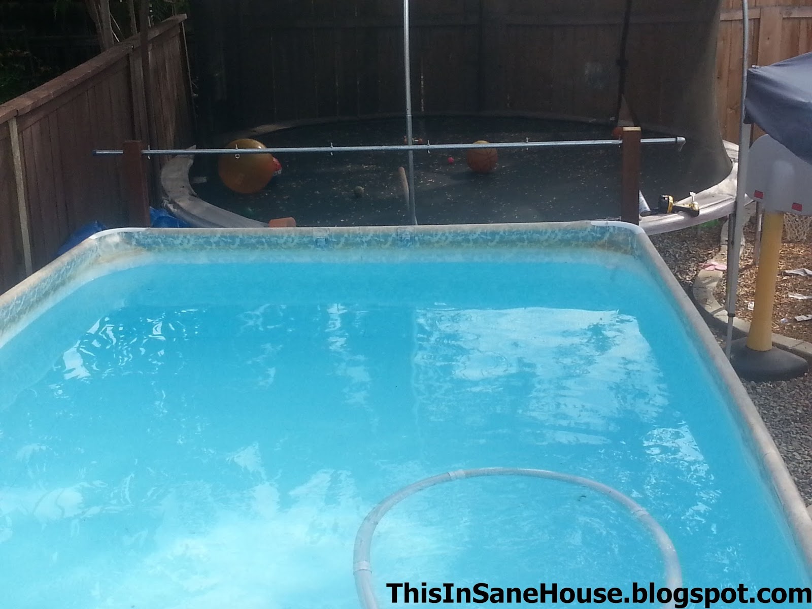 This inSane House DIY Solar Cover Reel for an Above Ground Pool