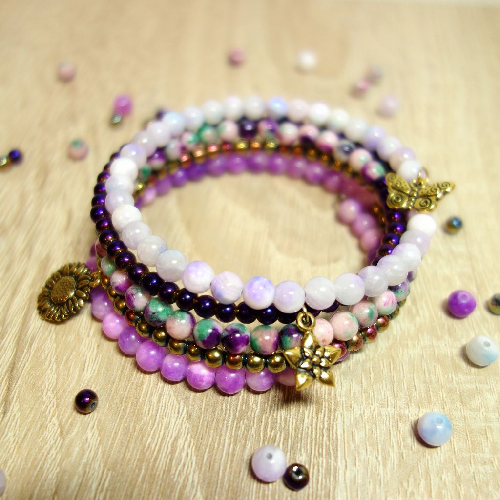 DIY Perlenarmband in violett, aus Memory Draht und Halbedelstein Perlen