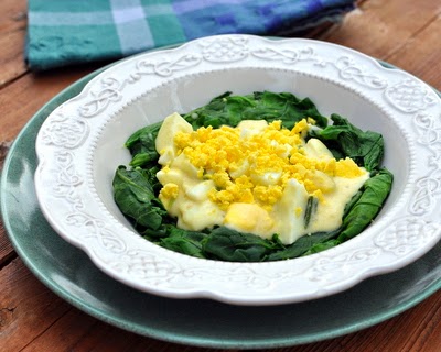 Creamed Eggs with Spinach | Low-carb, high-protein, Weight Watchers PointsPlus 5 | AVeggieVenture.com