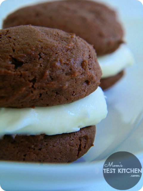 Red Velvet Pudding Whoopie Pies