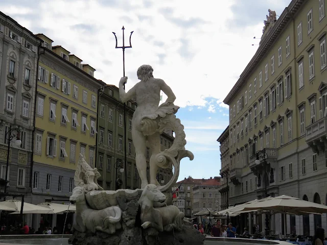 Trieste points of interest: Neptune statue