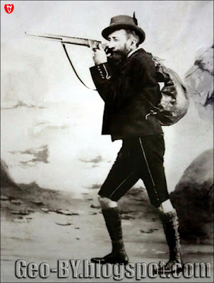 Автопортрет в образе охотника. Фото Бенедикта Тышкевича. Вялое, 1893 г