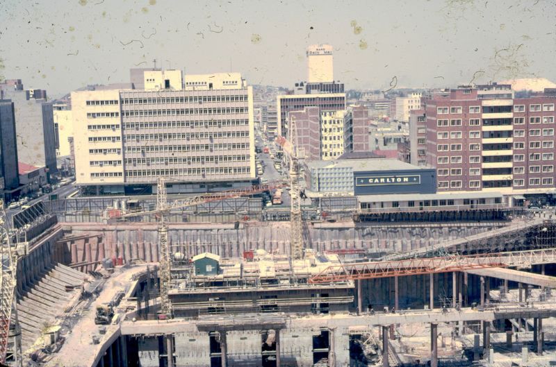 29 Beautiful Kodachrome Photos That Capture Street Scenes of