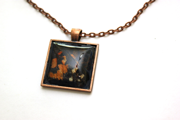 pretty diy butterfly wing necklace