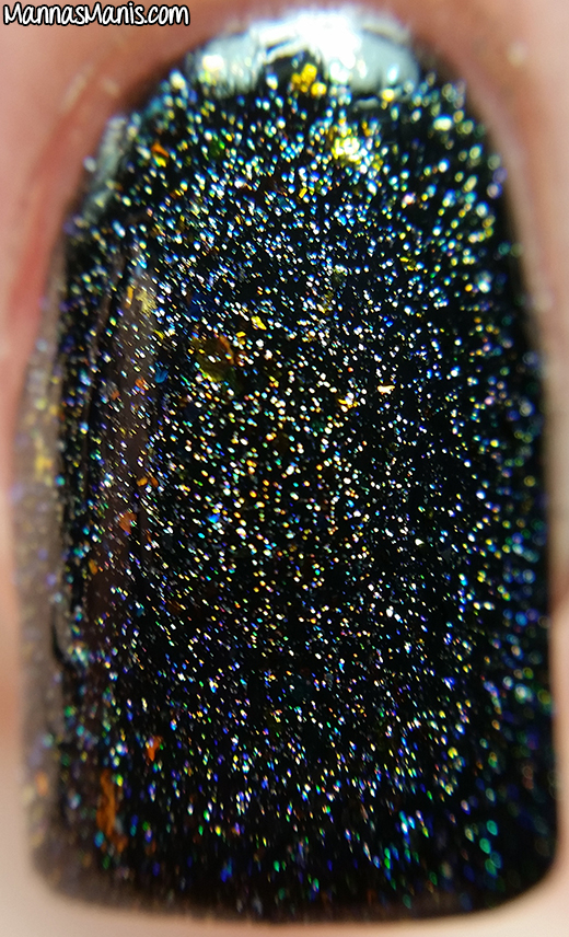 Honey Bunny Lacquer A Stroke Of Luck macro swatch