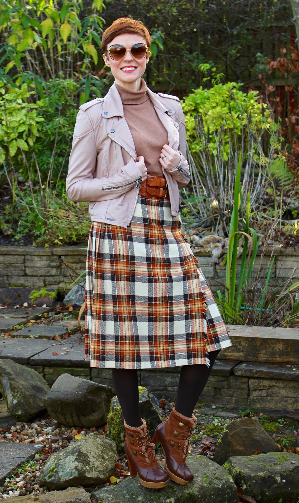 Styling a vintage skirt | Fake Fabulous