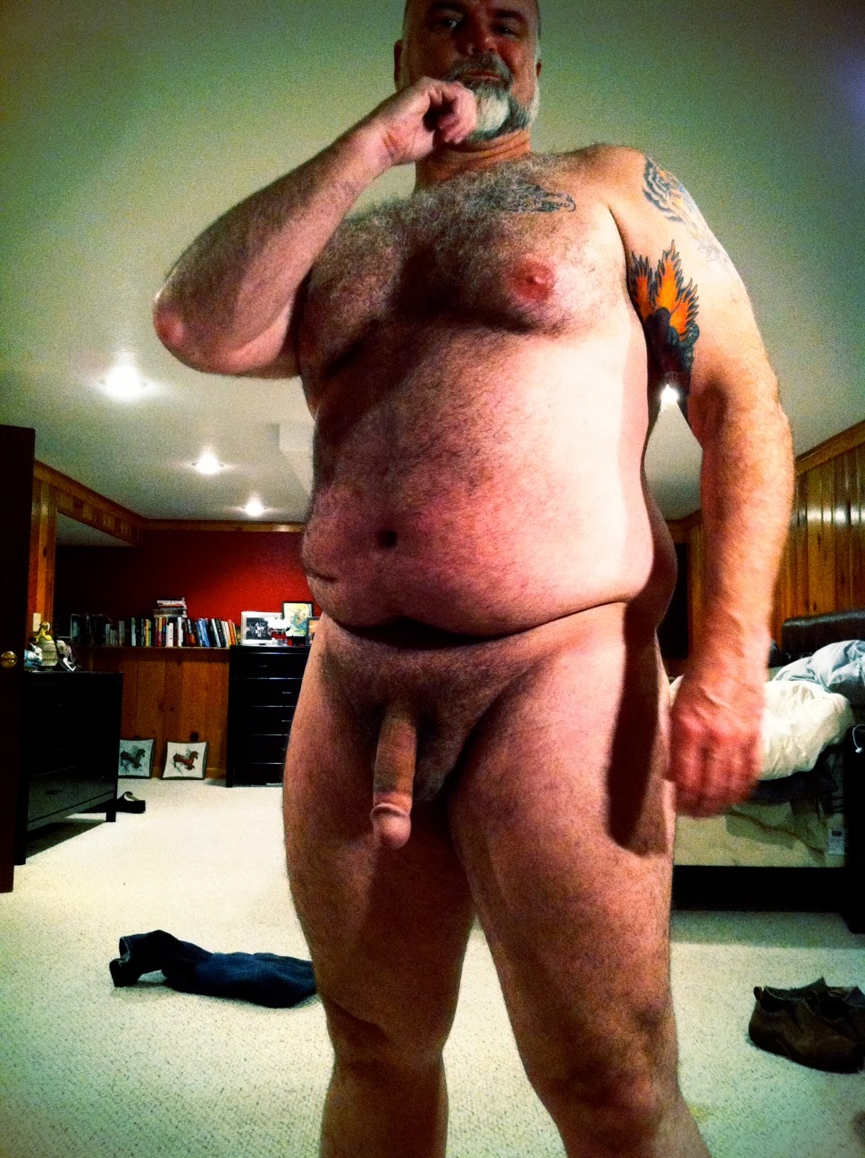 Hairy big dick daddy