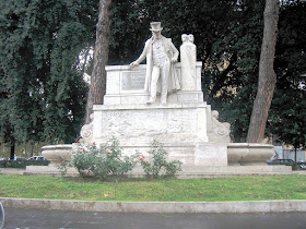 The monument to Belli off Viale Trastevere