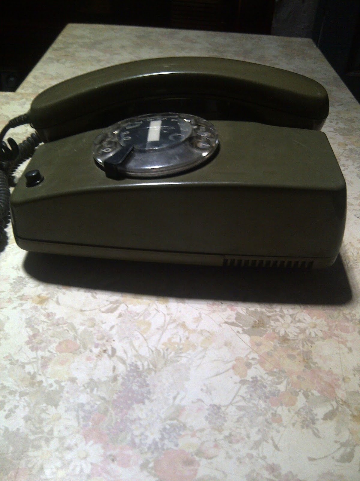 Нова 21 телефон. Дисковый телефон Siemens 1937 г.. Трубка офисного телефона Siemens. Jatl21 телефон. Телефон сс21.