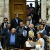 «Ροντέο» στη Βουλή με τροπολογίες από τα... παράθυρα: Αποχώρησε σύσσωμη η αντιπολίτευση