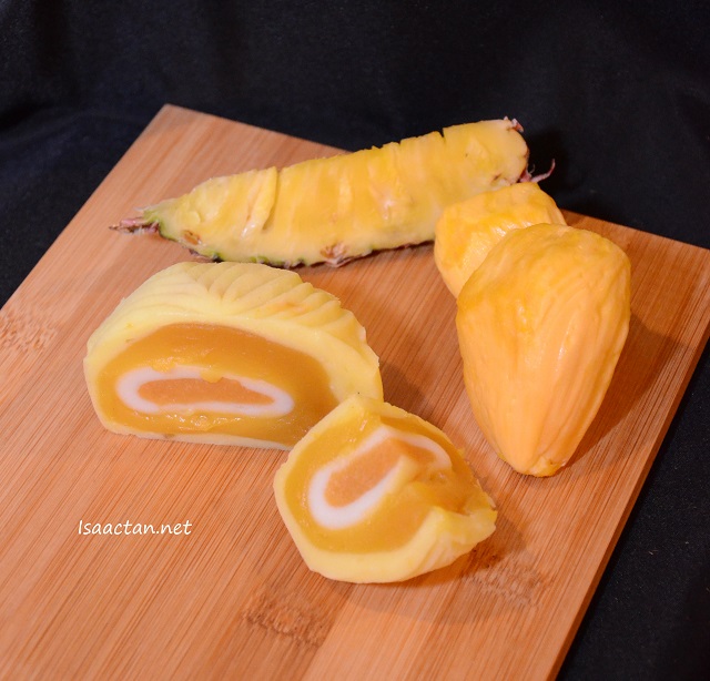  Snow Skin Pineapple Lotus with Jackfruit Mochi - RM18.80 per piece
