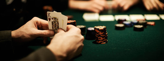 Bermain Permainan Poker Online Pakai Trik Mencapai Kemenangan