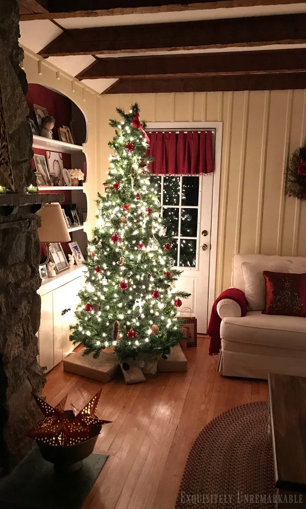 Red and White Country Christmas Living Room