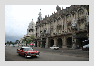 анимация-в-photoshop-готовое-газетное-изображения-г.-Гаванна-Куба-наши-дни-и-старые-машины,-редактирование-в-фотошопе-,-Havana_Cuba
