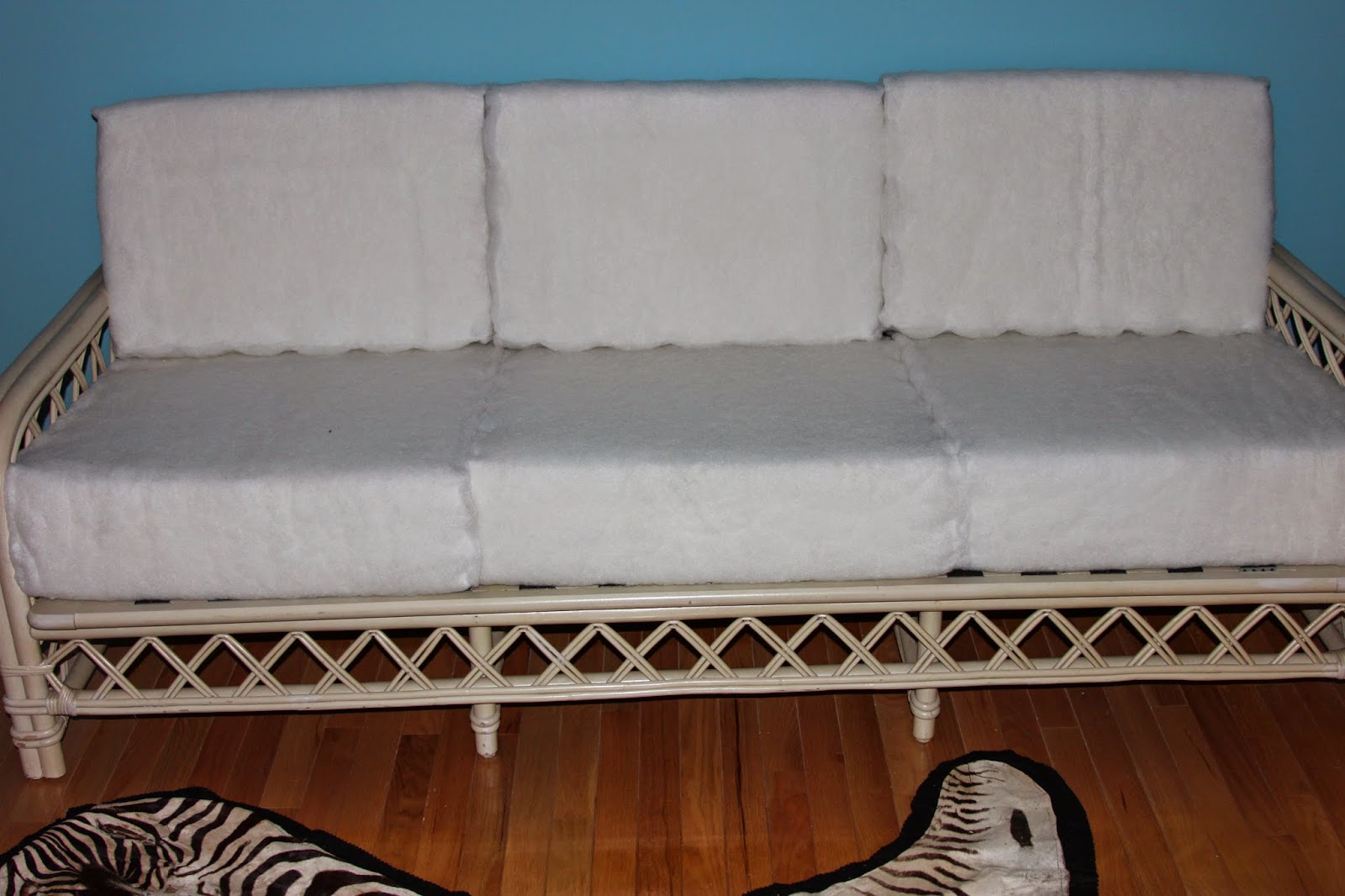 Mrs. B Takes On...: Vintage Ficks Reed Sofa