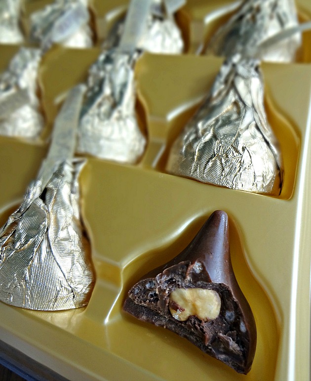 Hershey's KISSES Deluxe "Say More"