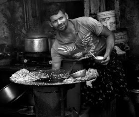 chef, streetfood, street photography, streetphoto, chor bazaar, mumbai, india, monochrome, black and white, 