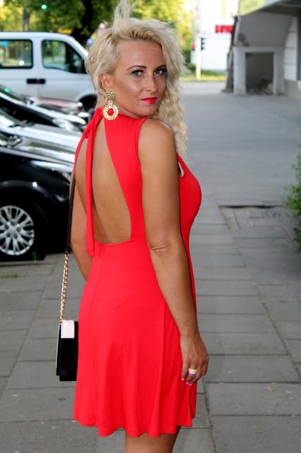 czerwona1.jpg