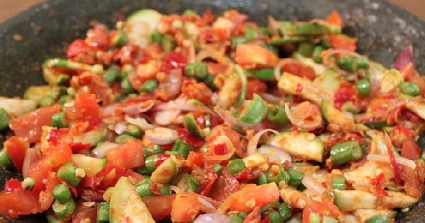 Beberuk Terong (Lombok) RESEP MASAKAN TRADISIONAL INDONESIA Beberuk Terong (Lombok) RESEP MASAKAN TRADISIONAL INDONESIA