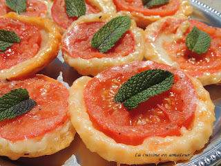 http://recettes.de/mini-tatin-tomate-mozzarella