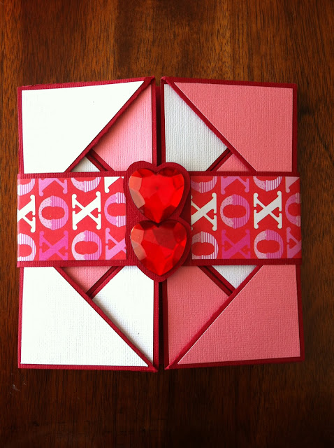 valentines-day-card-hearts-xox-napkin-fold-love
