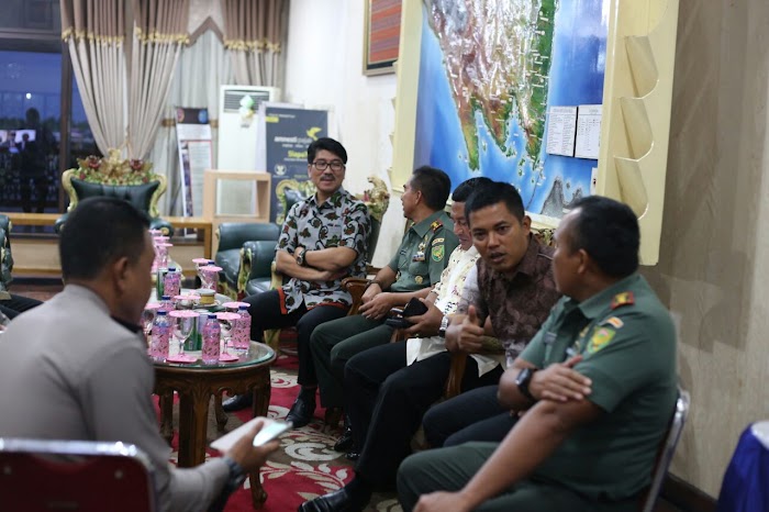 Plt. Sekdaprov Lampung dan Jajaran Sambut Rombongan Oase di Bandara Radin Inten II