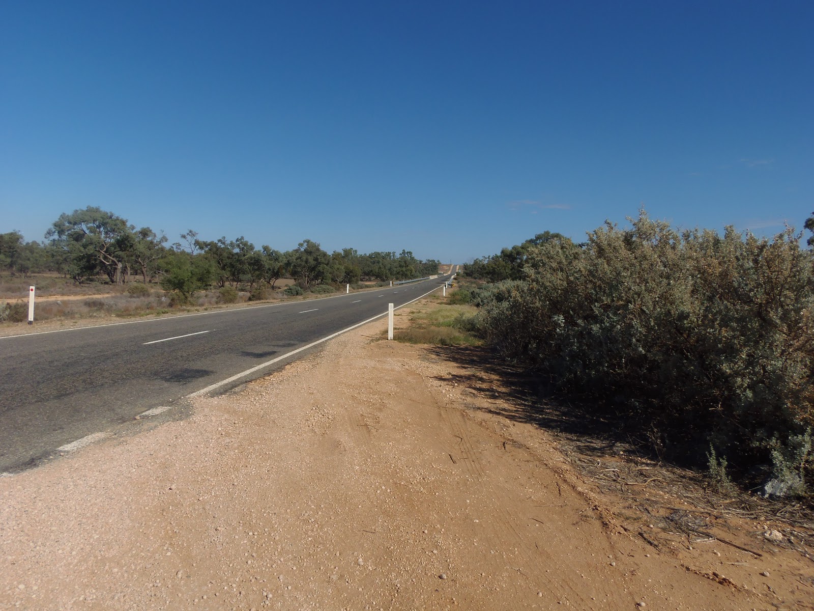 Solo Steve On The Road MILDURA Vic to BROKEN HILL NSW