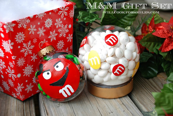 M&M Gift Set M&M Ornament and Candy Snow Globe Will