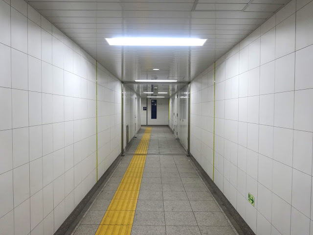 地下通路,東西線落合駅,東京〈著作権フリー無料画像〉Free Stock Photos