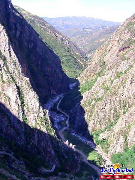 Río  Chusgón (es límite entre Cajabamba y Sánchez Carrión )